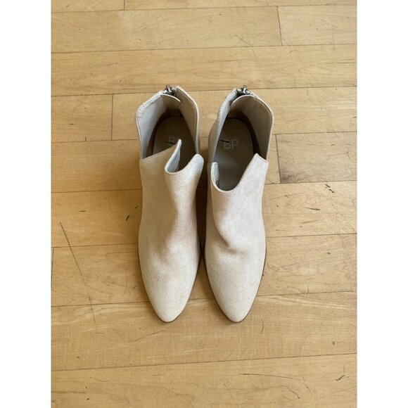 BP Women's "Brynne" faux suede beige bootie sz 10 ankle boot NEW - Picture 2 of 8